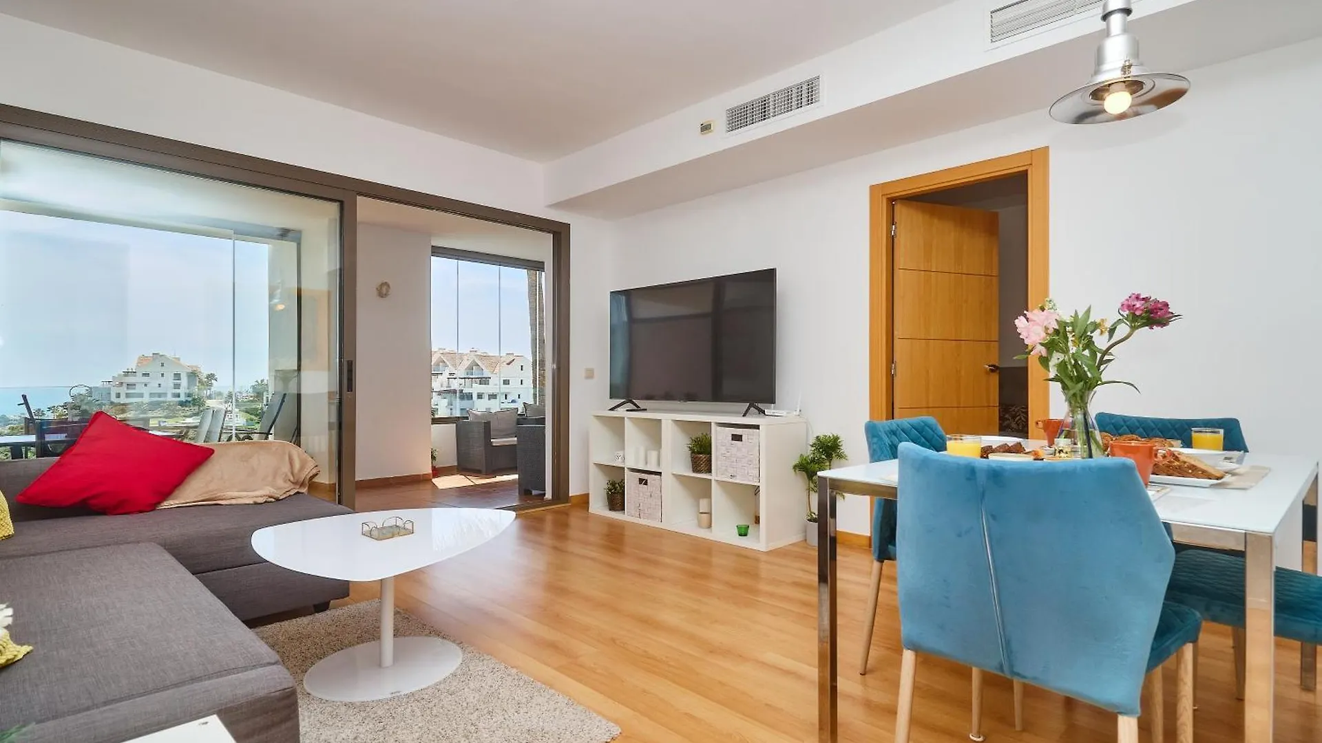 Kontakt z Lujoso Apartamento Con Vistas